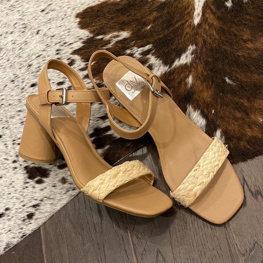 DV by Dolce Vita Frolic Heels in Caramel 9